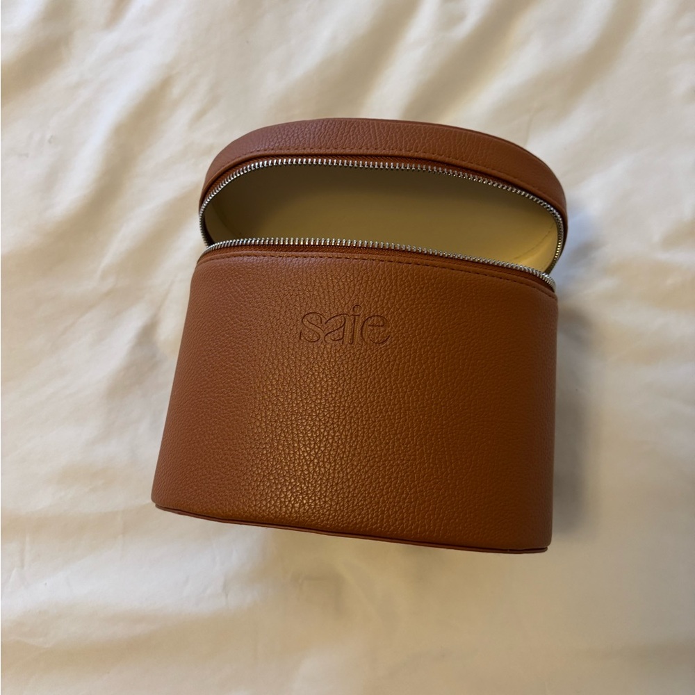 Saie Vanity Case Makeup Bag/ Travel
Cosmetic Bag -Brown . PRICE IS FIRM - Picture 12 of 15